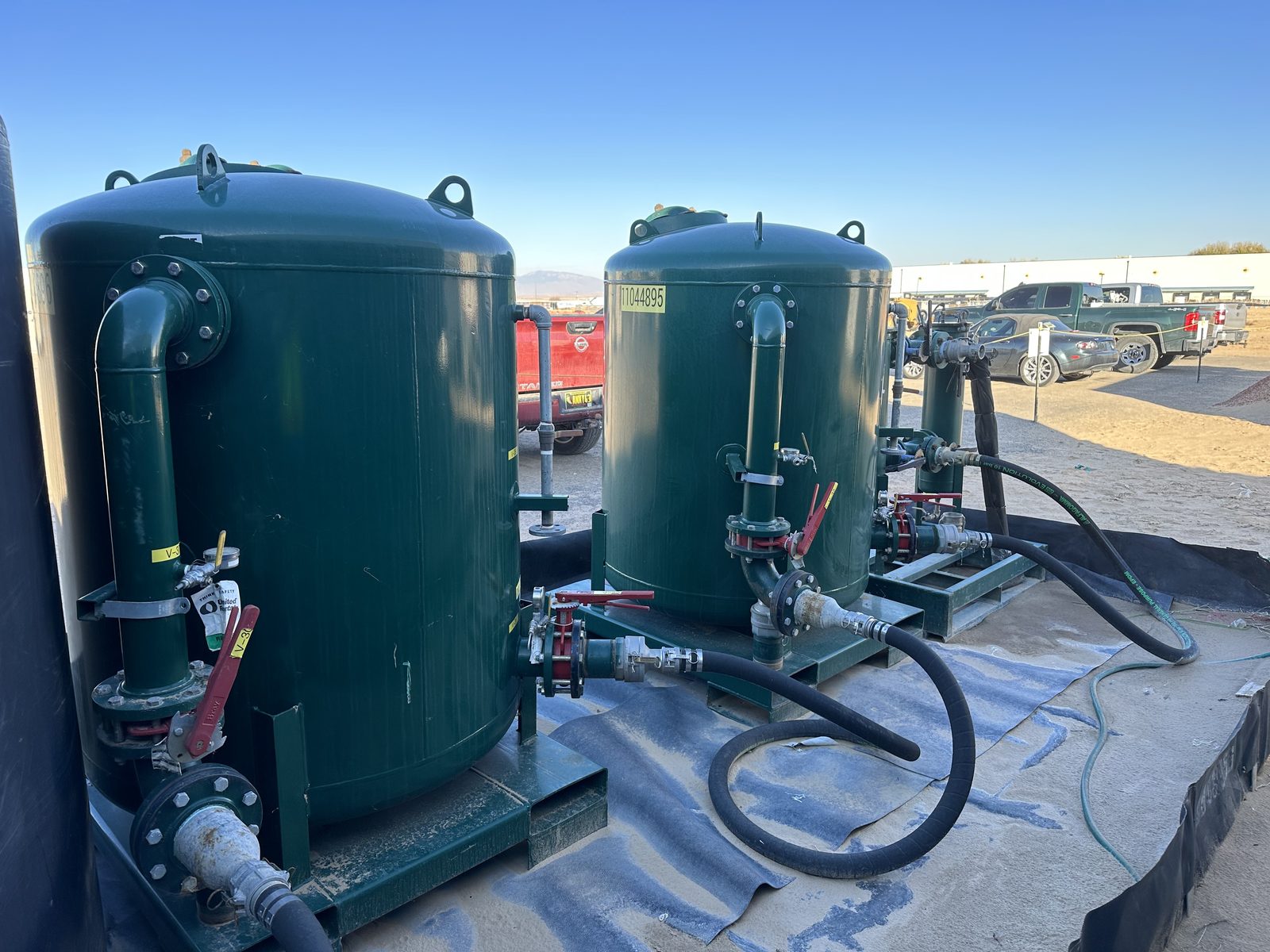 Vessel pair piped for series operation
