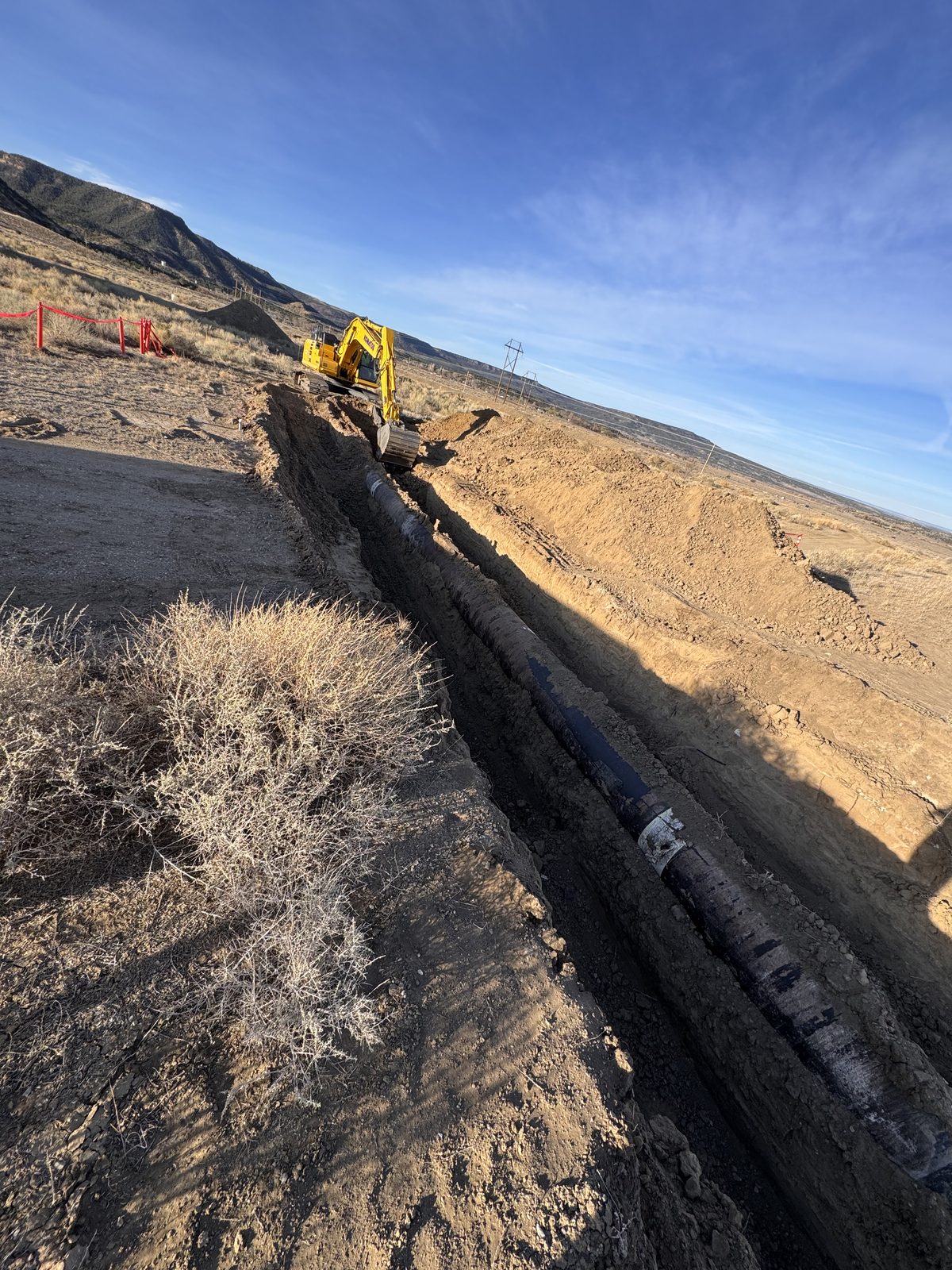 Trench run following the pipe alignment